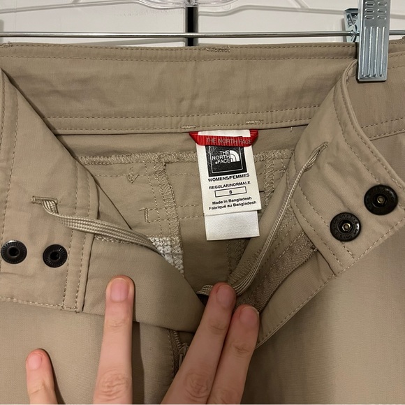 The North Face Nylon Convertible Cargo Pants Khaki Women’s Size 8 - Picture 6 of 9